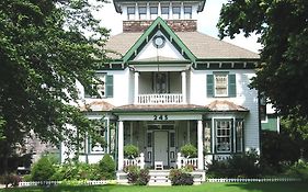 Vinifera, The Inn On Winery Row